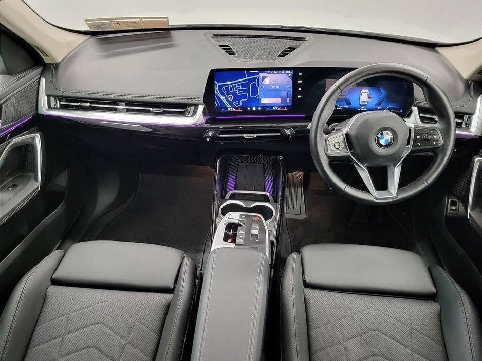 2023 BMW X1 - image 4