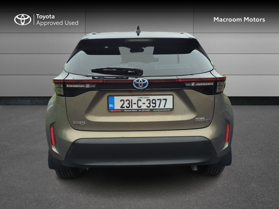 2023 Toyota Yaris Cross - image 4