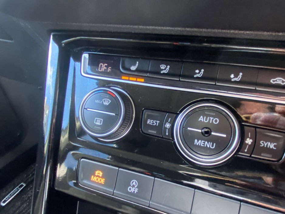 2017 Volkswagen Touran - image 20