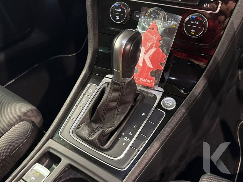 2019 Volkswagen Golf TSI HIGH LINE - FACTORY ALLOYS - CRUISE CONTROL - REVERSE CAMERA €20,950