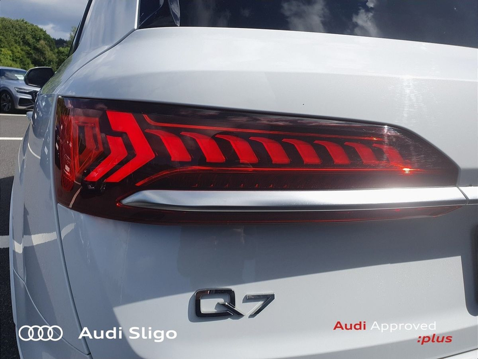 2021 Audi Q7 - image 18