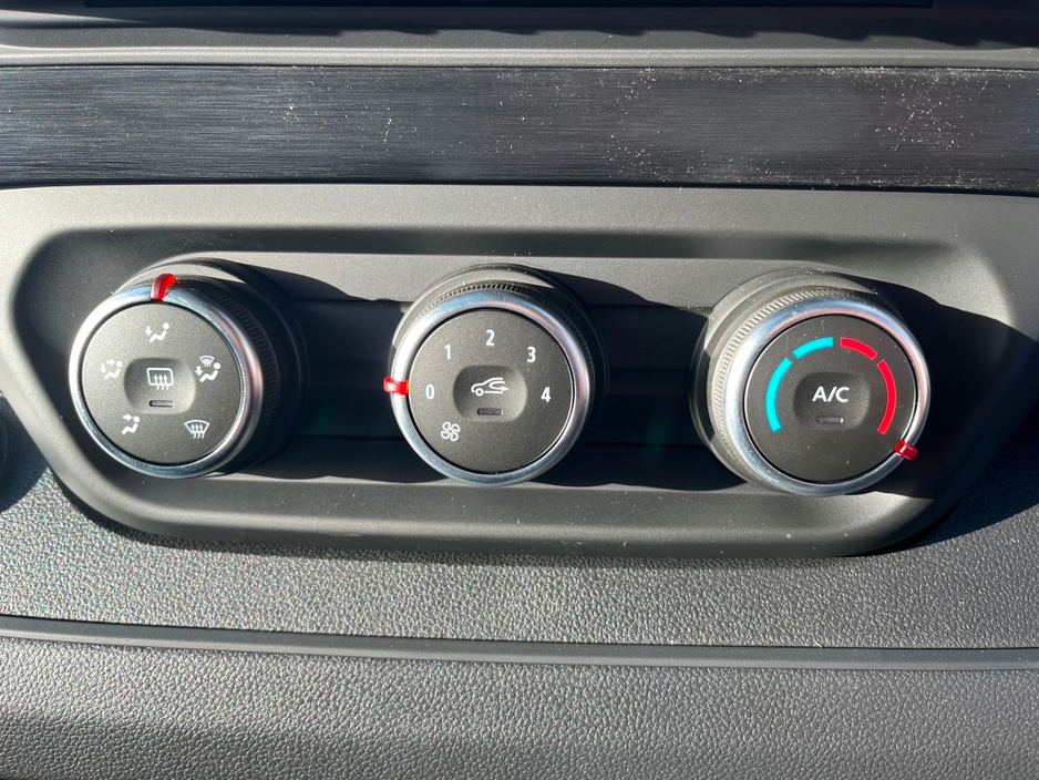 2026 Renault Trafic - image 8