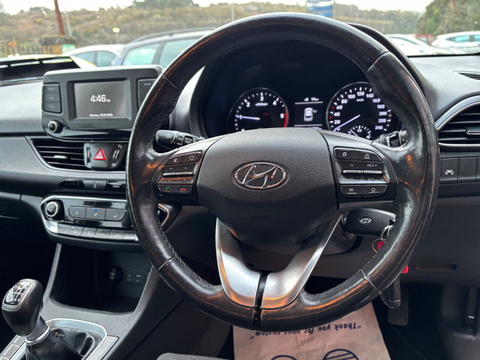 2017 Hyundai i30 - image 8