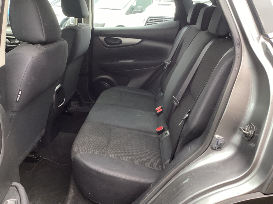 2014 Nissan Qashqai - image 13