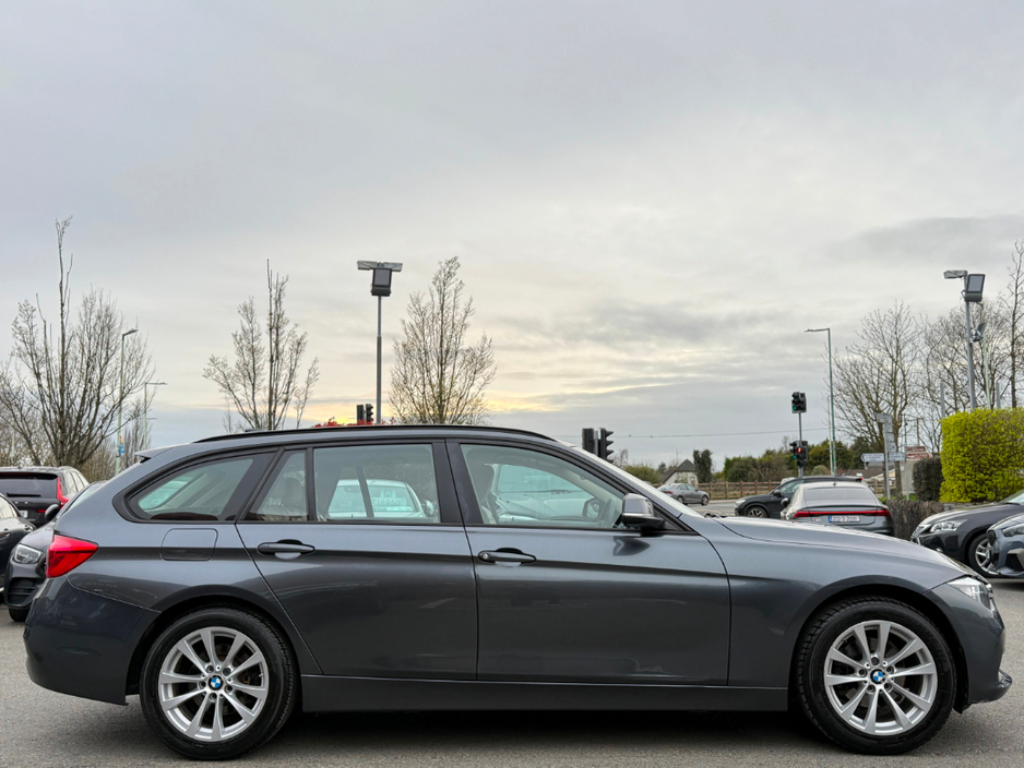 2016 BMW 3 Series - image 4