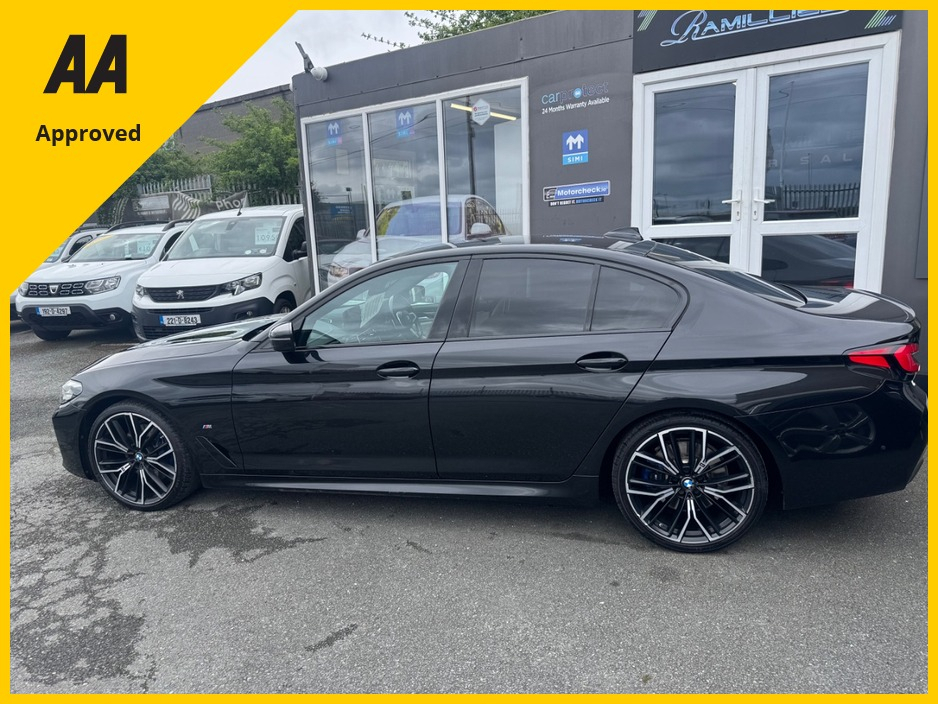 2022 BMW 5 Series - image 3