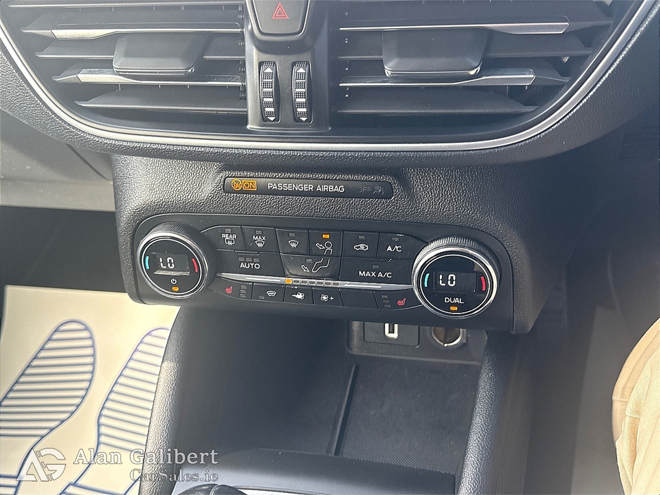 2019 Ford Focus - image 14