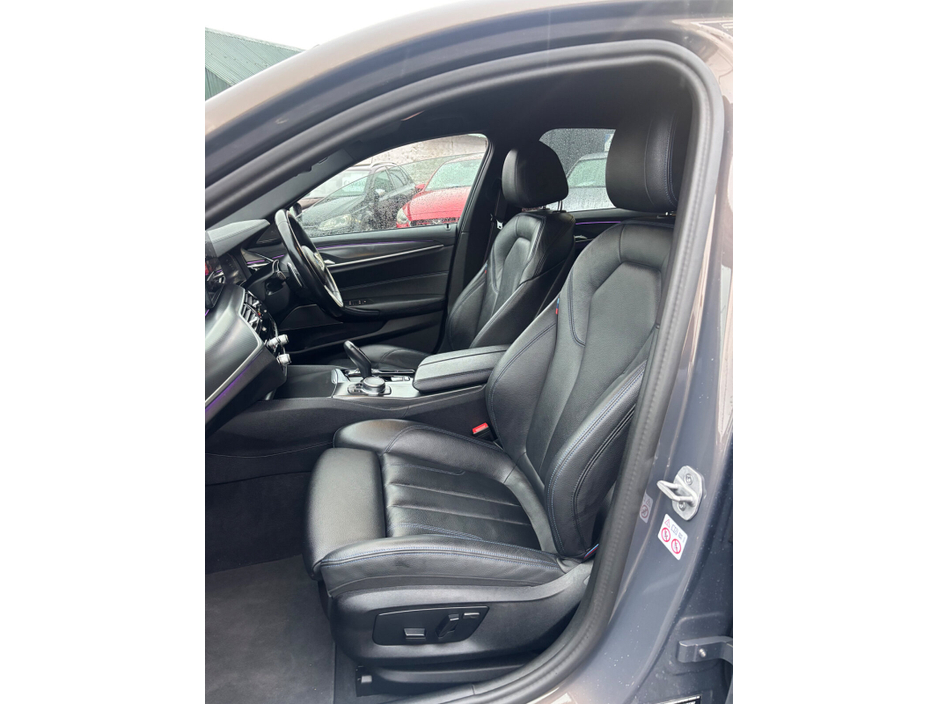 2023 BMW 5 Series - image 30