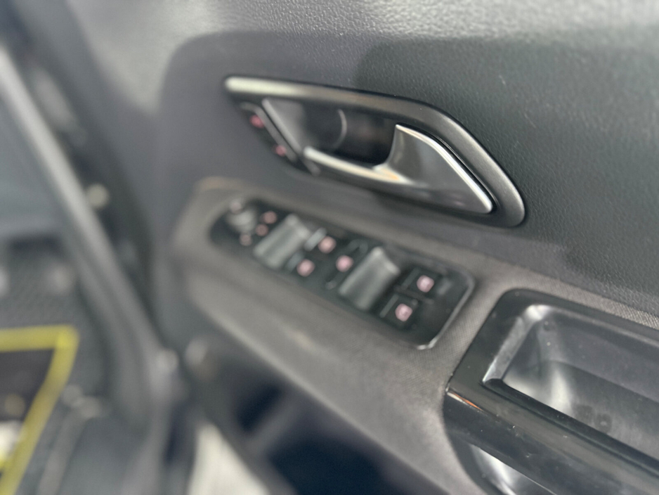 2017 Volkswagen Amarok  €20,959