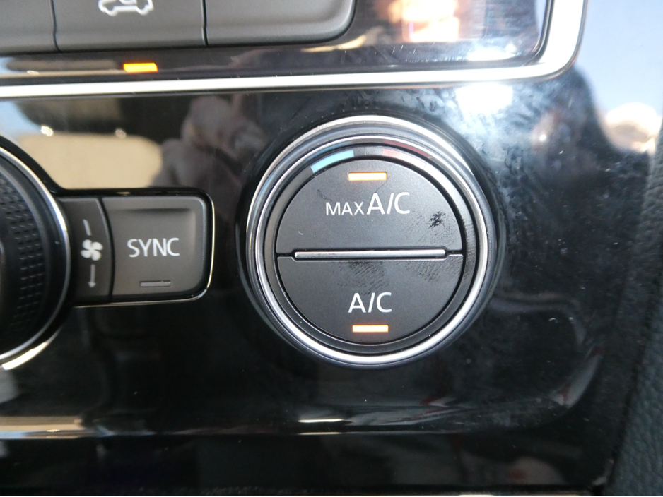 2015 Volkswagen Golf TSI Bluemotion €13,950