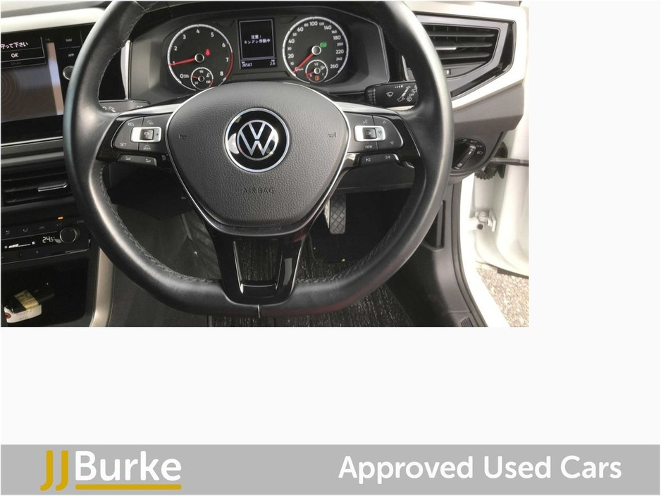 2022 Volkswagen Polo - image 11