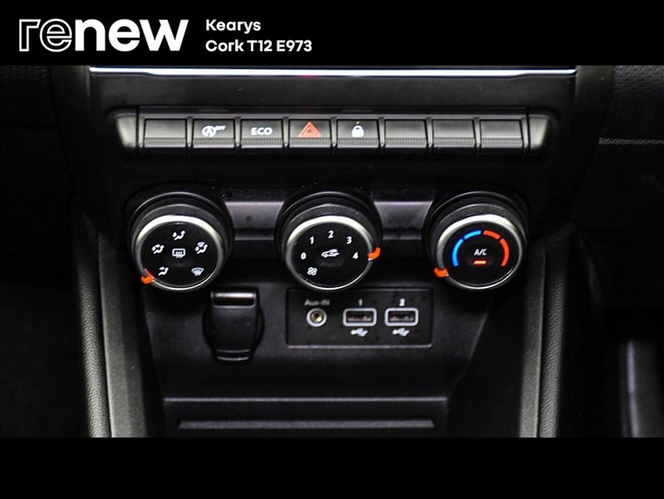 2022 Renault Clio - image 18