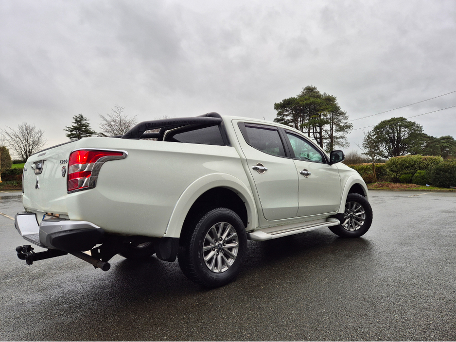 2017 Mitsubishi L200 DID BARBARIAN D/C 4WD 18 2.5 CR 4WORK 181BHP 178BHP 4DR €16,950