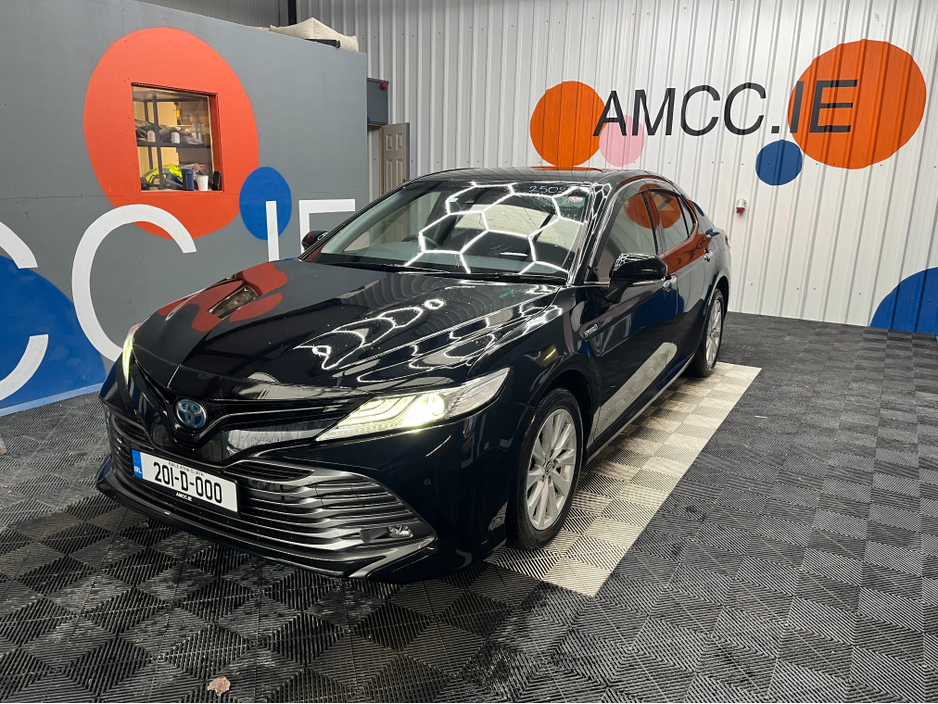 2020 Toyota Camry - image 5