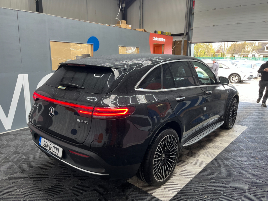 2020 Mercedes-Benz EQC - image 4