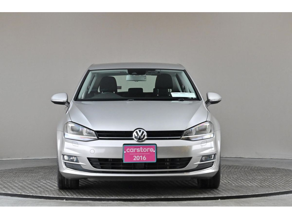 2016 Volkswagen Golf - image 2