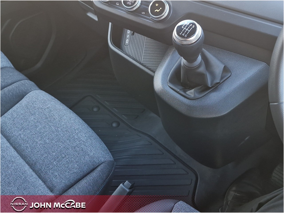 2026 Nissan Interstar - image 18