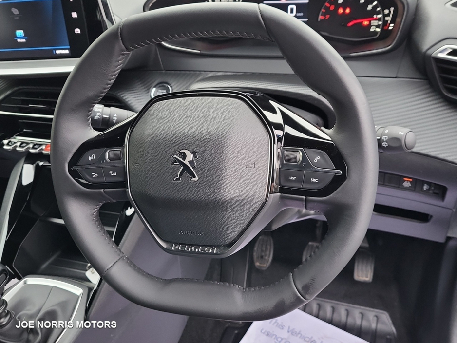 2023 Peugeot 2008 ACTIVE 1.2 100 BHP LOW KMS €23,750