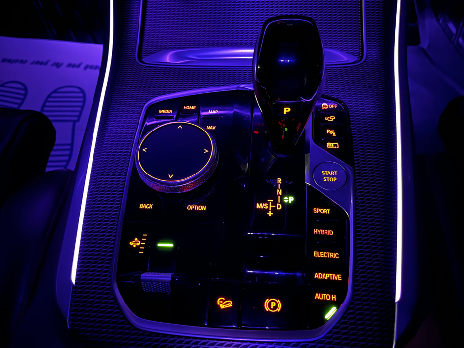 2019 BMW X5 - image 35