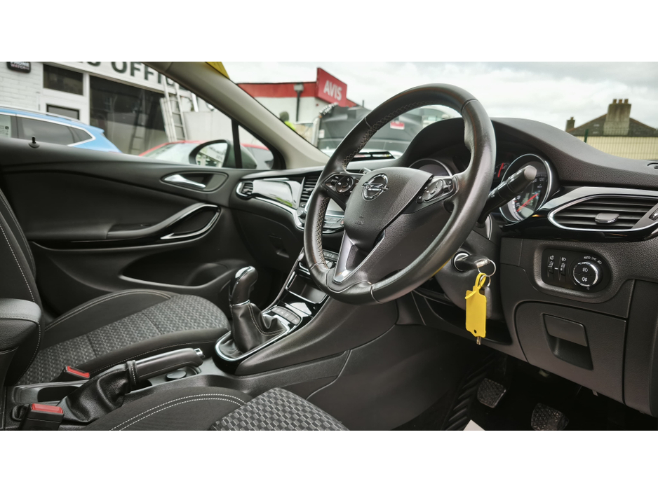 2019 Opel Astra - image 11