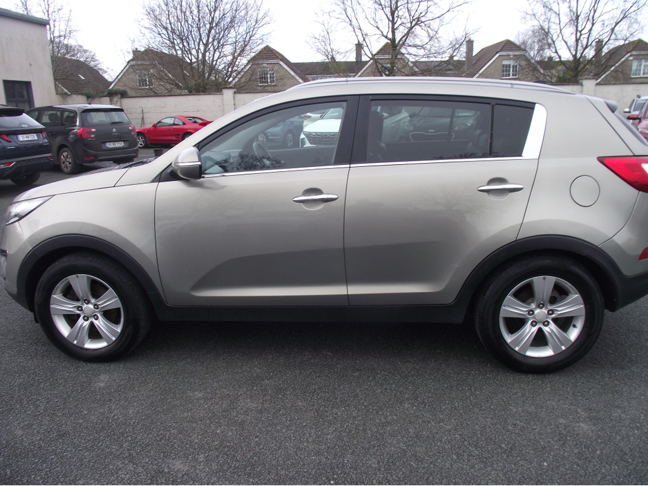 2012 Kia Sportage - image 6