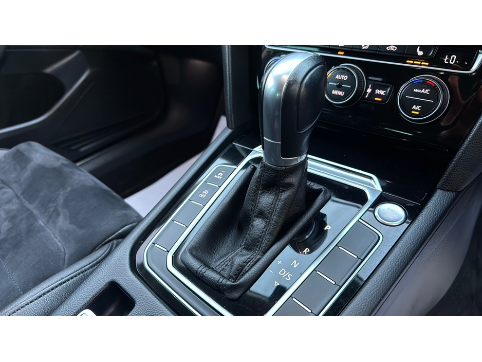 2018 Volkswagen Passat *HIGHLINE-65,000KM-HUGE SPEC-AUTO €22,900