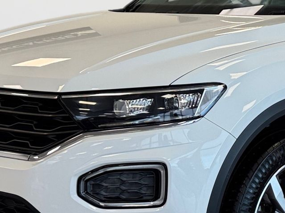 2020 Volkswagen T-Roc - image 9