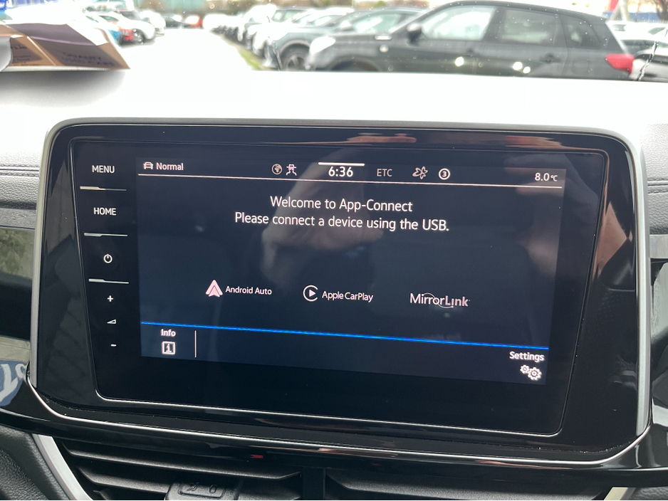 2022 Volkswagen T-Roc R-LINE AUTOMATIC 2.0 DIESEL //HIGH SPEC////HEATED SEATS//ADAPTIVE CRUISE CONTROL//KEYLESS ENTRY//REVERSE CAMERA// €29,950