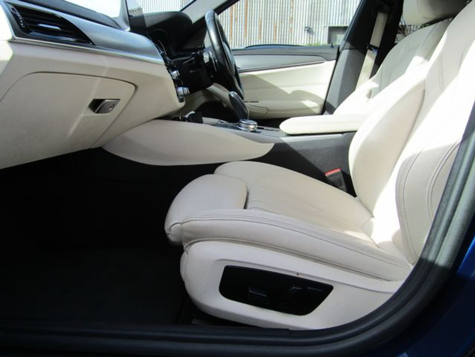 2018 BMW 5 Series - image 14