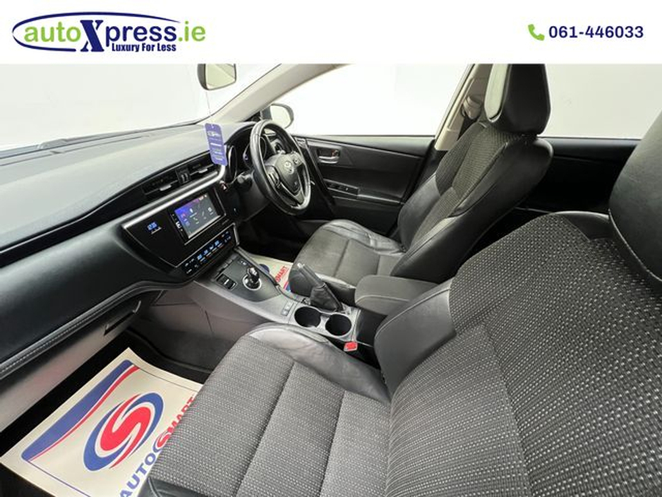 2016 Toyota Auris 1.8 Automatic, Hybrid, Reversing camera €12,895