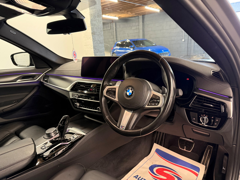 2021 BMW 5 Series - image 12