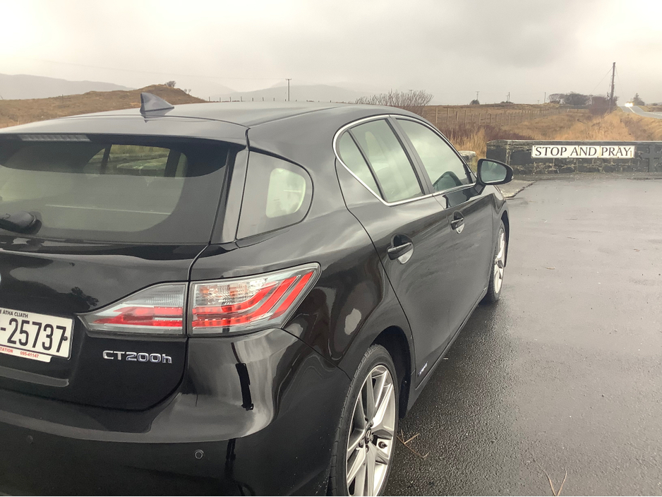 2017 Lexus CT 200 h - image 21