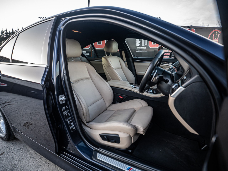 2015 BMW 5 Series - image 19