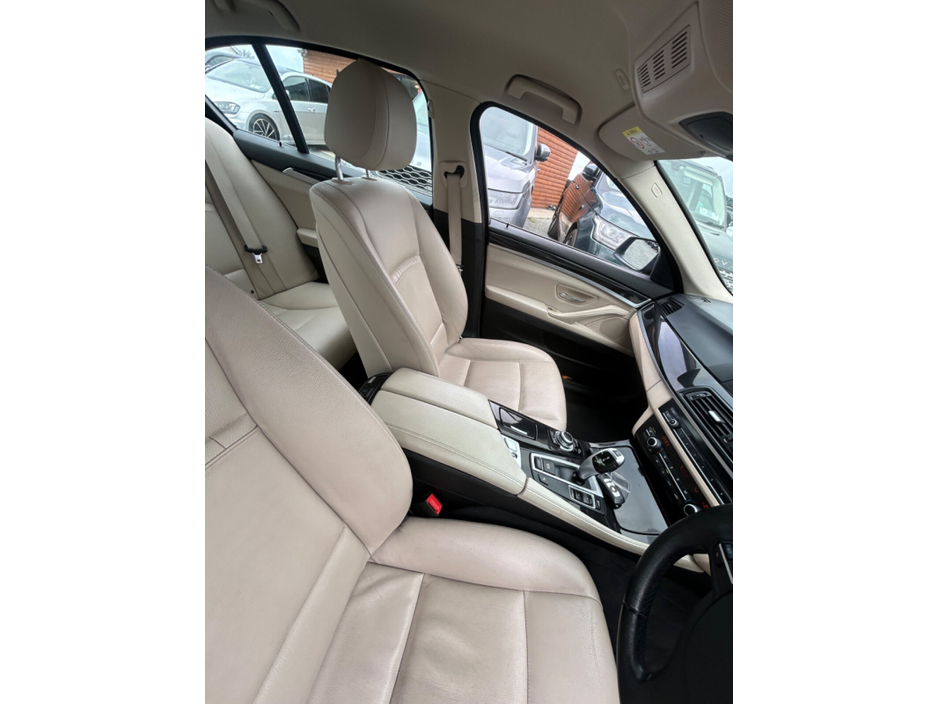 2015 BMW 5 Series - image 11