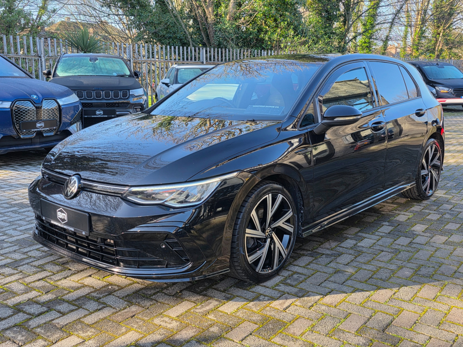 2024 Volkswagen Golf - image 8