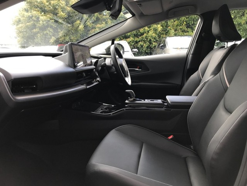 2024 Toyota Prius - image 6