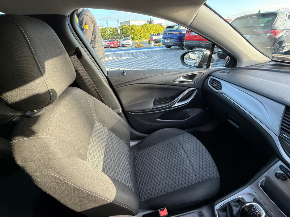2017 Opel Astra SPORT - 1.4L PETROL - MANUAL - 12M WARRANTY - CAR: €9,950