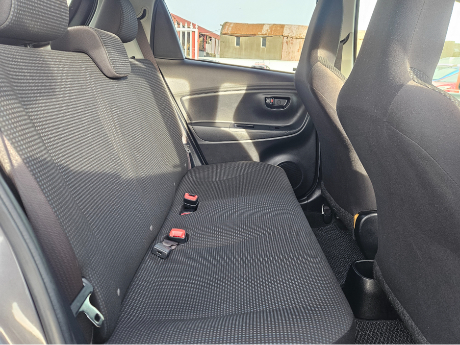 2019 Toyota Yaris - image 2