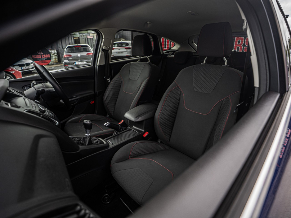 2015 Ford Focus - image 26