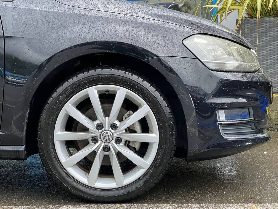 2014 Volkswagen Golf HIGHLINE 1.4 TSI AUTO // FULL SERVICE HISTORY // REVERSE CAMERA // LANE ASSIST €13,900