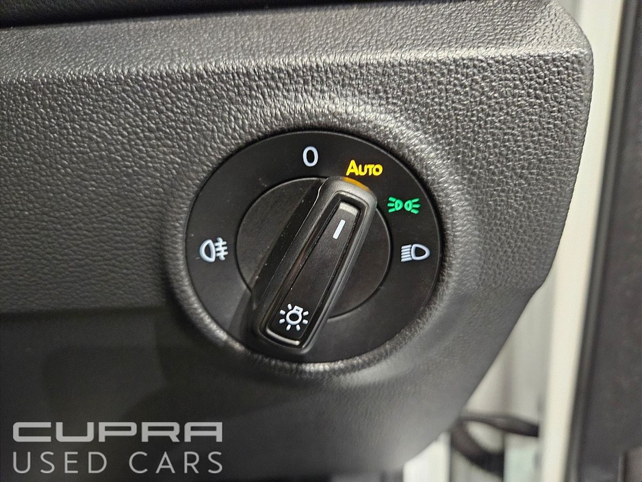 2023 Volkswagen T-Roc - image 22