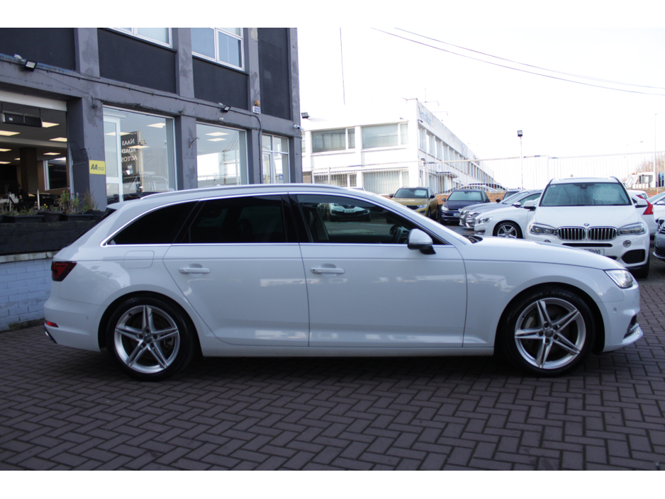 2020 Audi A4 - image 3