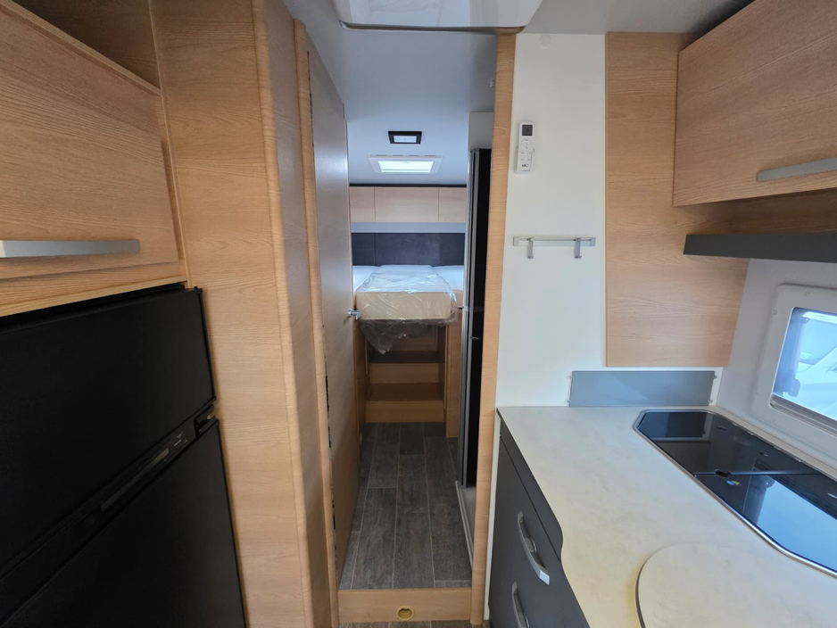 2025 Ford Transit - image 24