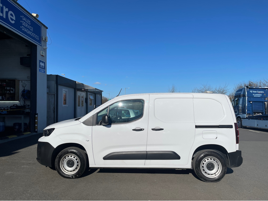 2024 Peugeot Partner - image 14