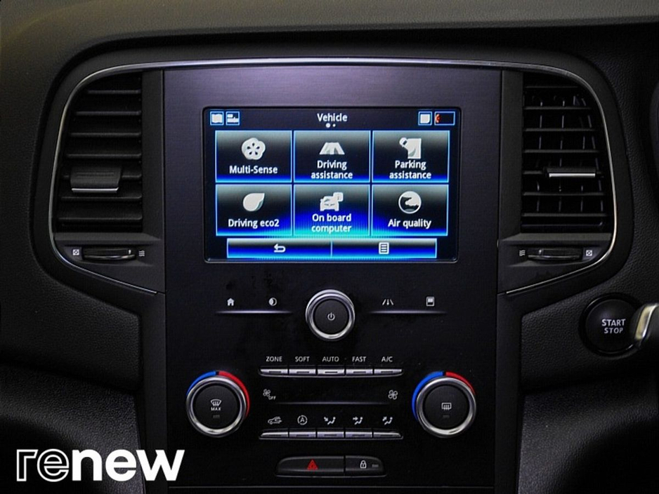 2020 Renault Megane - image 24