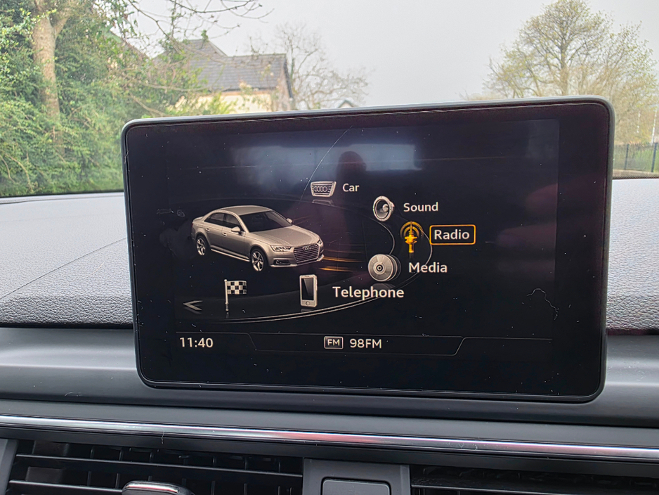 2016 Audi A4 - image 17