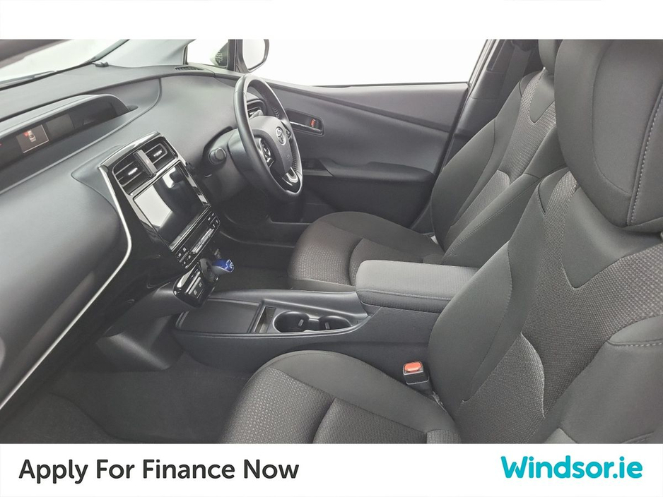 2022 Toyota Prius - image 4