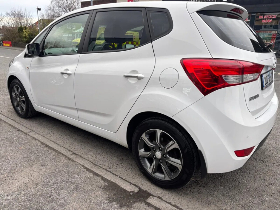 2020 Hyundai ix20 - image 9