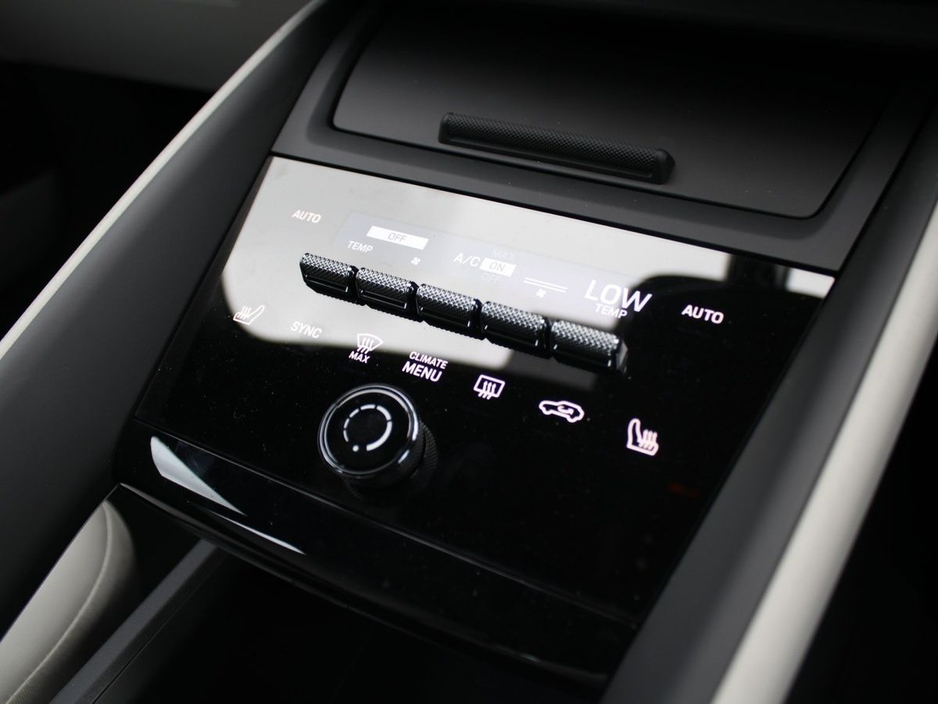 2025 Porsche Macan Electric €82,000