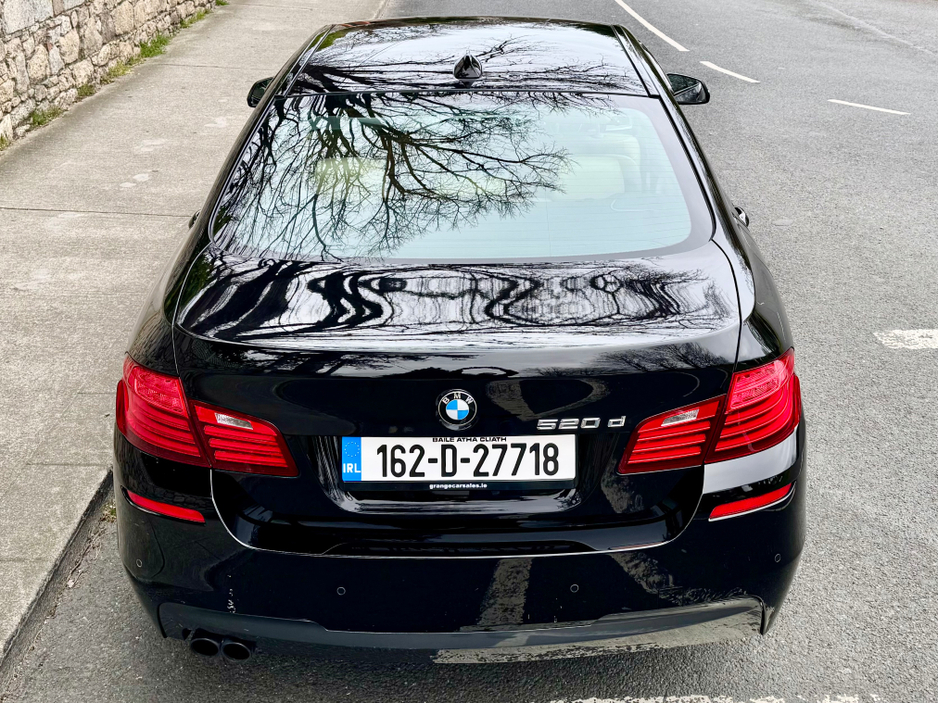 2016 BMW 5 Series - image 17